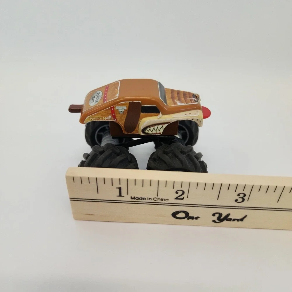 Hot Wheels Monster Jam Truck Lot Jurassic Attack Monster Mutt‎ Captains Curse